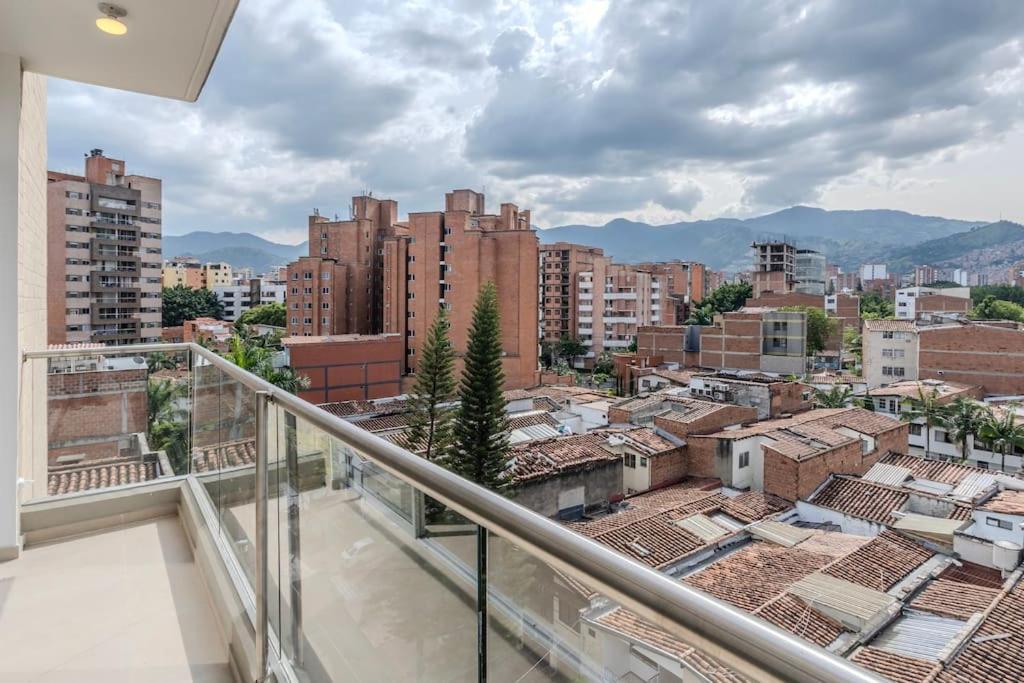 En Maravilloso Laureles Con Piscina 801 Apartamento *
